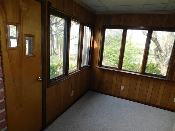 4th image of 4906 Hood Dr