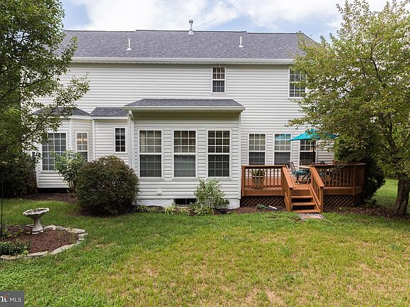 3rd image of 11 Pin Oak Ct