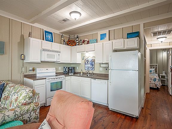 5th image of 2433 Audubon Ave