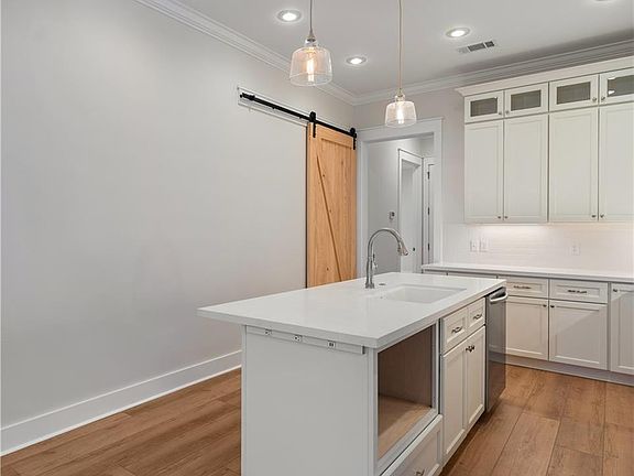 4th image of 2313 Bradbury Pl