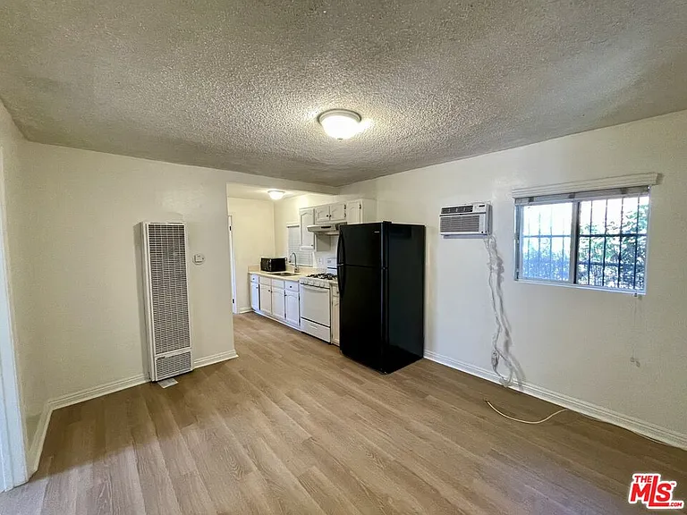 3421 Walton Ave #3421.5 — Photo 3