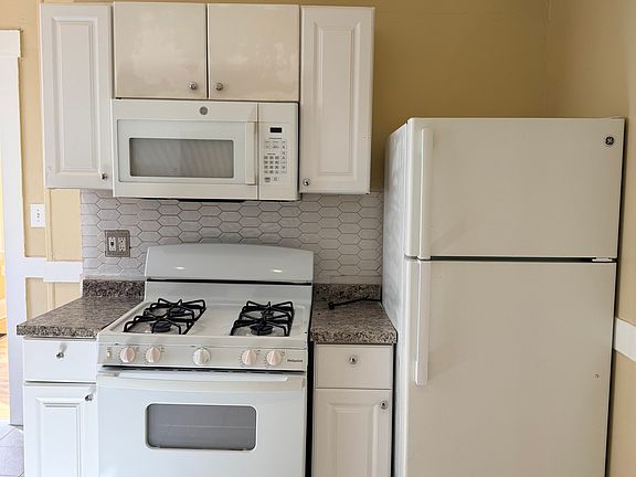 3rd image of 63 Blake St
