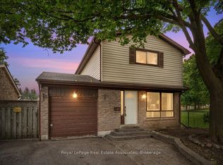 19 Harrison Ct, Whitby, ON L1N 6E2