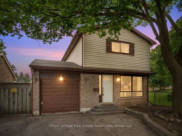 19 Harrison Ct, Whitby, ON L1N 6E2