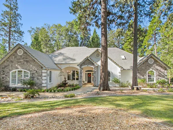 13021 Somerset Dr, Grass Valley, CA 95945