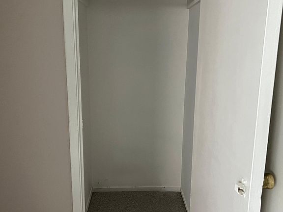 4th image of 738 Fairfax Ln