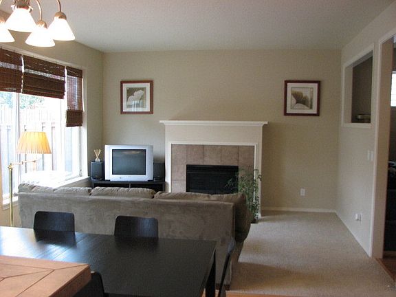 2nd image of 1086 SE Tamora Ave