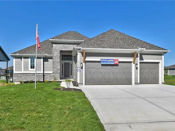 5872 McCormick Dr, Shawnee, KS 66226