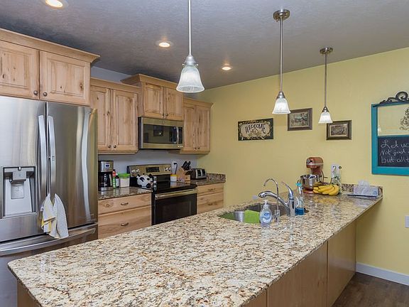 3rd image of 1401 Sandpiper Dr