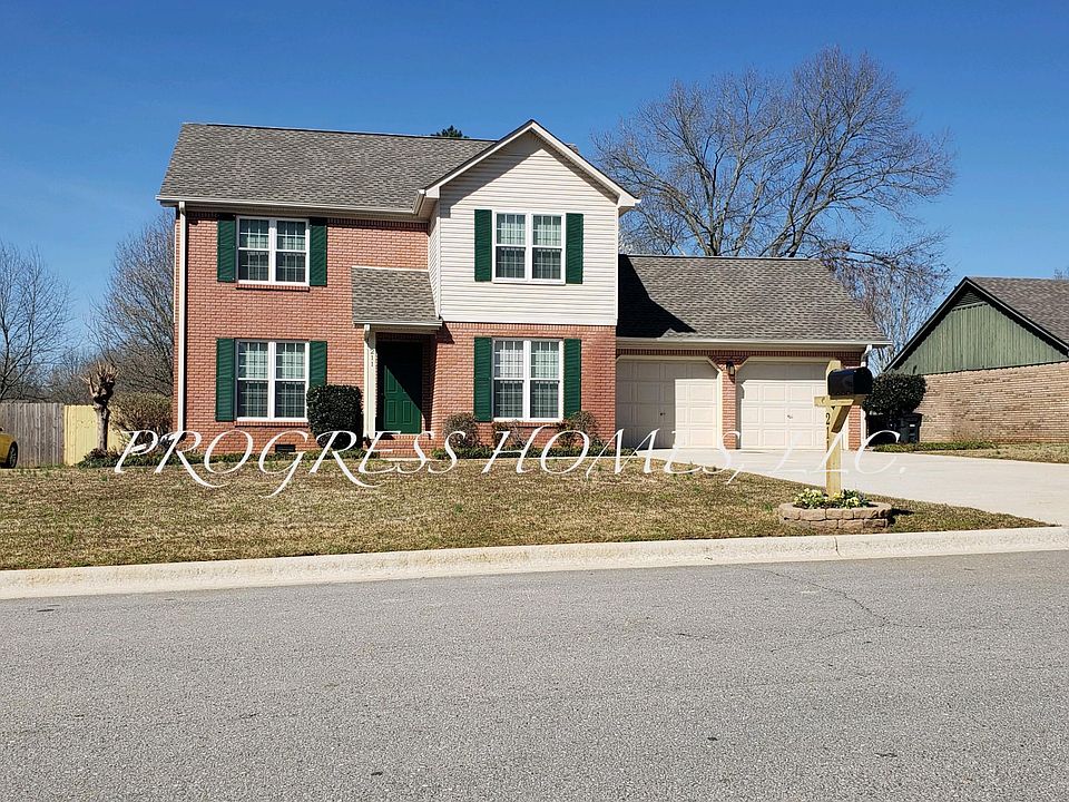1st image of 211 Twin Oak Dr