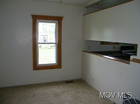 5th image of 512 Henderson Ave
