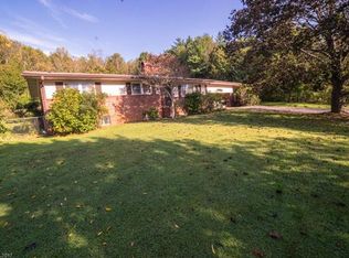 120 Upper Grassy Branch Rd, Asheville, NC 28805