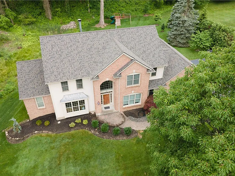 52 Meadow Cove Rd — Photo 2