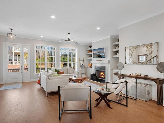 2nd image of 2080 Parkside Ln