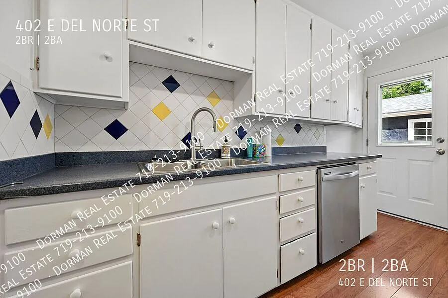 Beautiful Ranch Home close to Old North End — Photo 2
