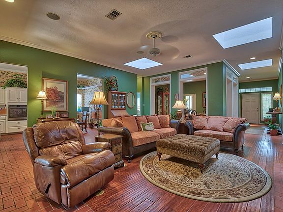 4th image of 118 Bent Oak Ln