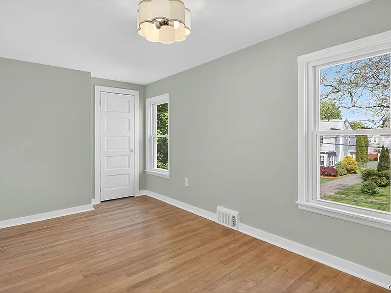 423 Wendell Ter — Photo 29