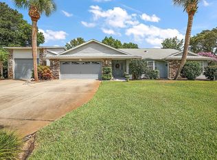 35111 Riverside Ct, Leesburg, FL 34788