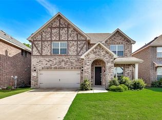 1804 Ridge Creek Ln, Aubrey, TX 76227