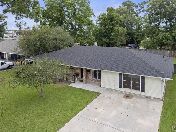 1104 E Grace St, Gonzales, LA 70737