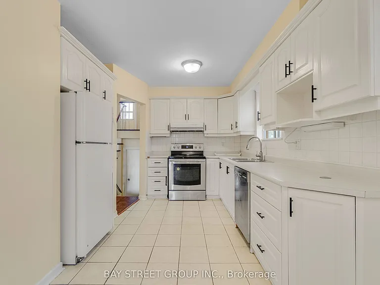 40 Bellbury Cres #UPPER — Photo 9