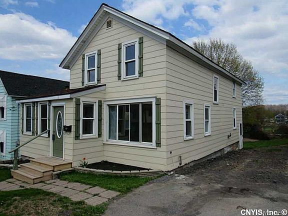 2nd image of 209 Gillis St