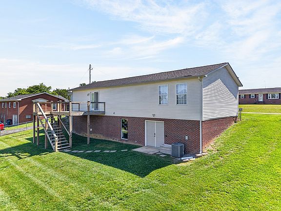 4th image of 80 Royal Oak Dr