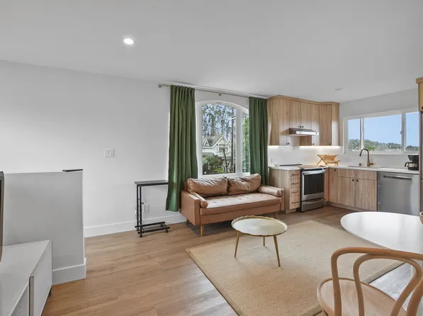 533 Grove St #B, Half Moon Bay, CA 94019