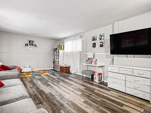 4th image of 52565 Lynnewood Ave