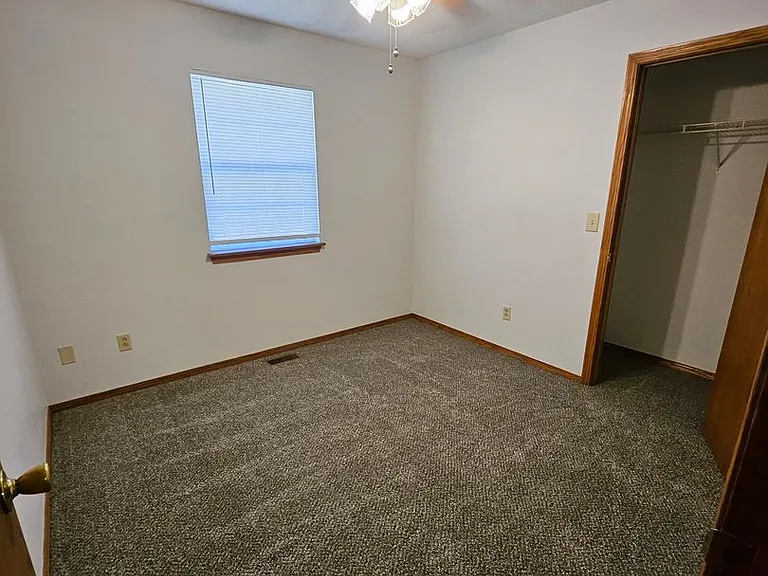 725 S Empire Ave — Photo 9
