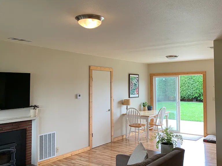 1790 Stromberg Ave — Photo 5