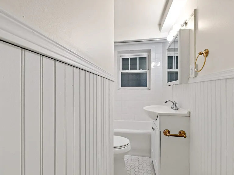 1236 N Pearl St — Photo 11