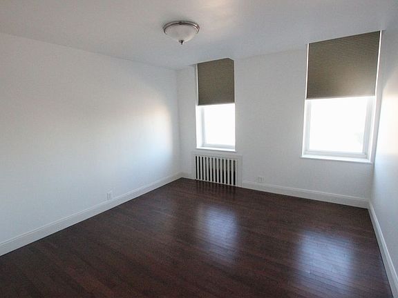 3rd image of 588 Grand St APT 3