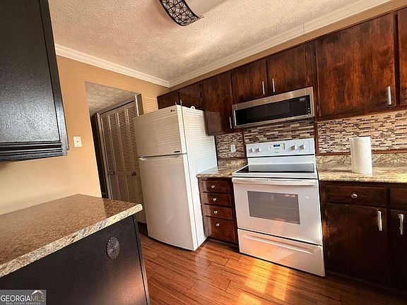 5th image of 2510 Hidden Cove Ct