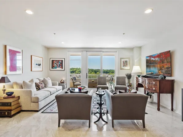 100 Harbor View Drive #521, Port Washington, NY 11050