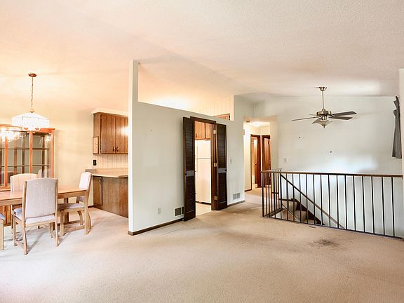 4th image of 2624 Sumac Ct
