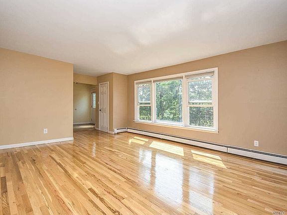 4th image of 11 Knoll Pl