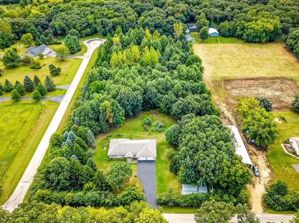 15085 E McNeal Rd, Monroe Center, IL 61052