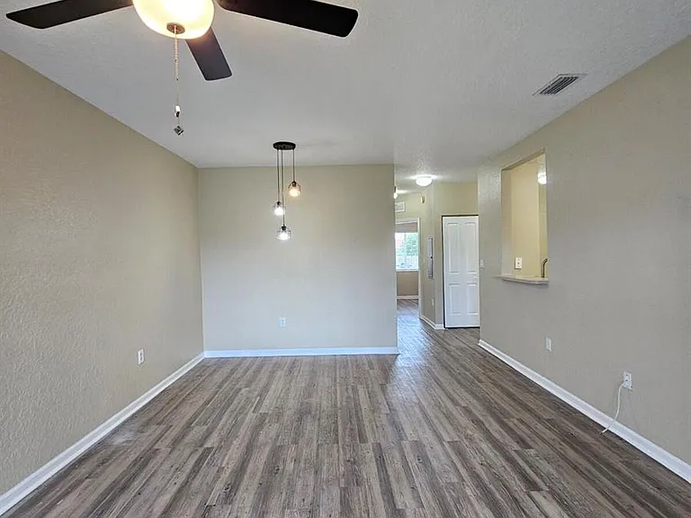 1063 Golden Lakes Blvd #322 — Photo 2