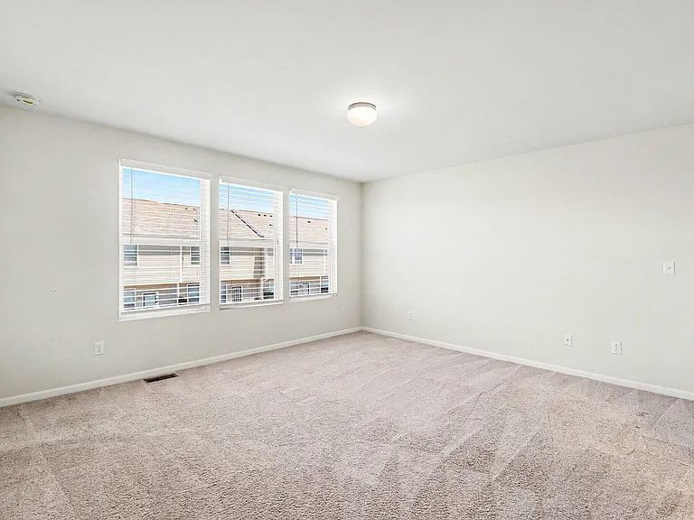 27902 Hopkins Dr — Photo 7