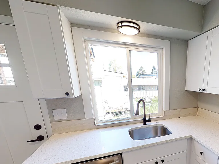8604 N Hamlin Ave #8604 — Photo 8
