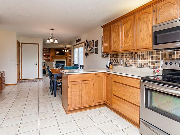 5th image of 1112 Alderwood Ct SW