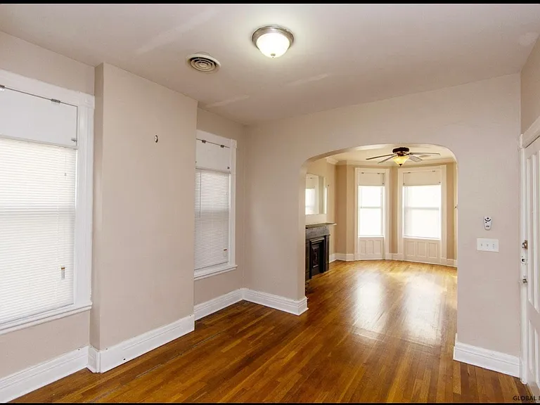 341 Madison Ave #2 — Photo 3