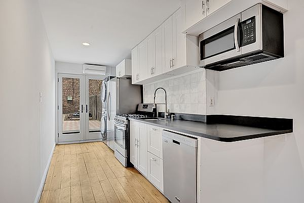 1st image of 494 19th St #1