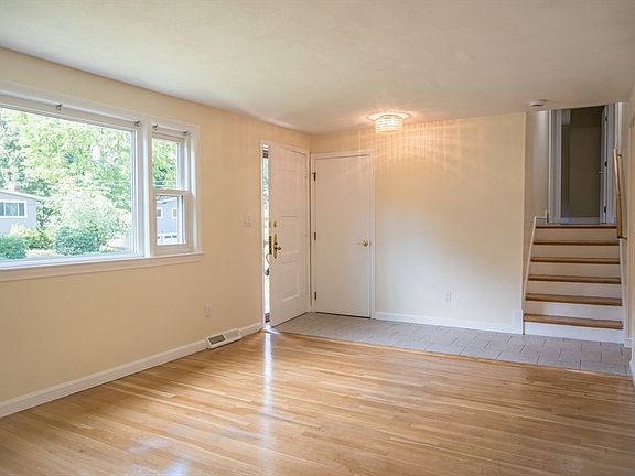 2nd image of 21 Debra Ln