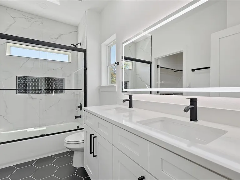 2532 Lowery St — Photo 16