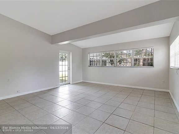4th image of 3461 SW 20th St