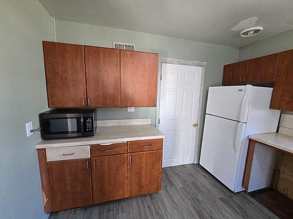 5th image of 116 6th St E