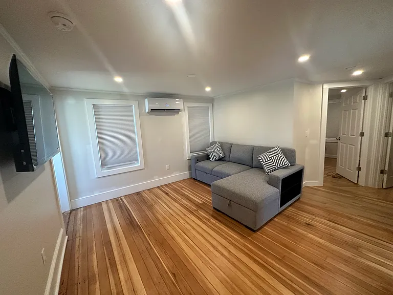 17 Byrnes St #1-2 — Photo 10