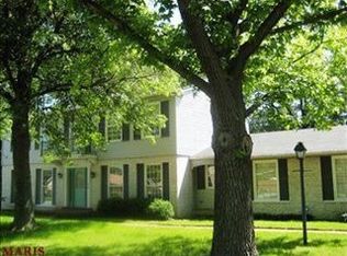 12484 Partridge Run Dr, Florissant, MO 63033